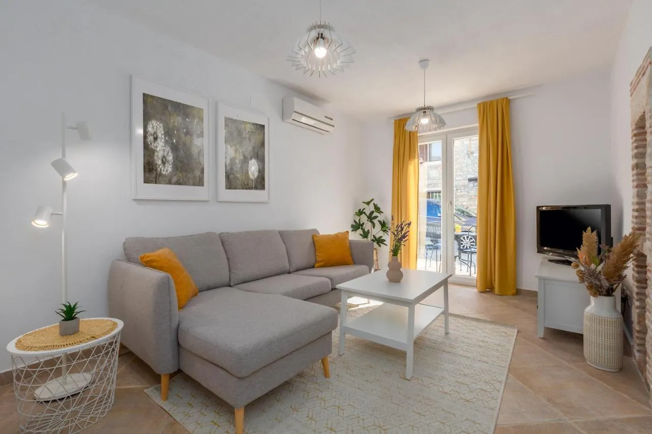 Apartments Agata Novigrad Istria 克罗地亚
