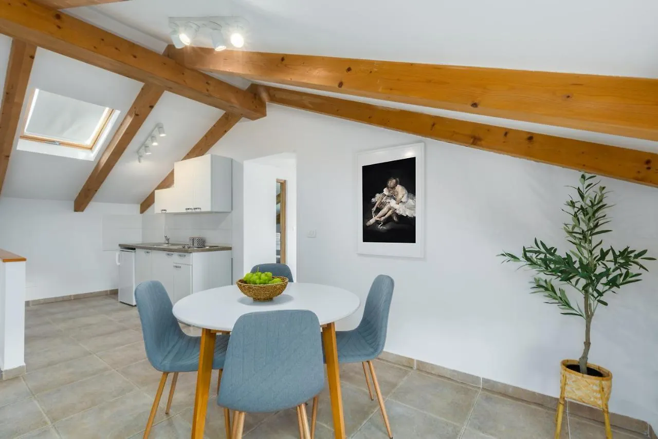 Apartments Agata Novigrad Istria